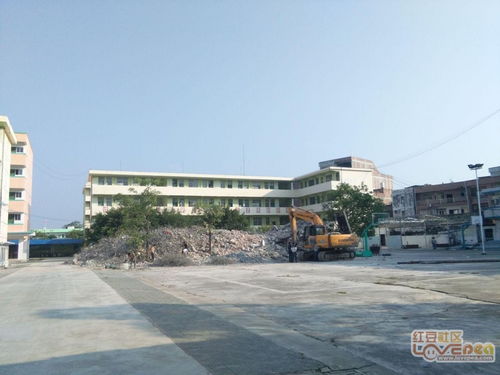 靈山縣新圩鎮(zhèn)文筆中學(xué)拆舊建新,難道又準(zhǔn)備招生了
